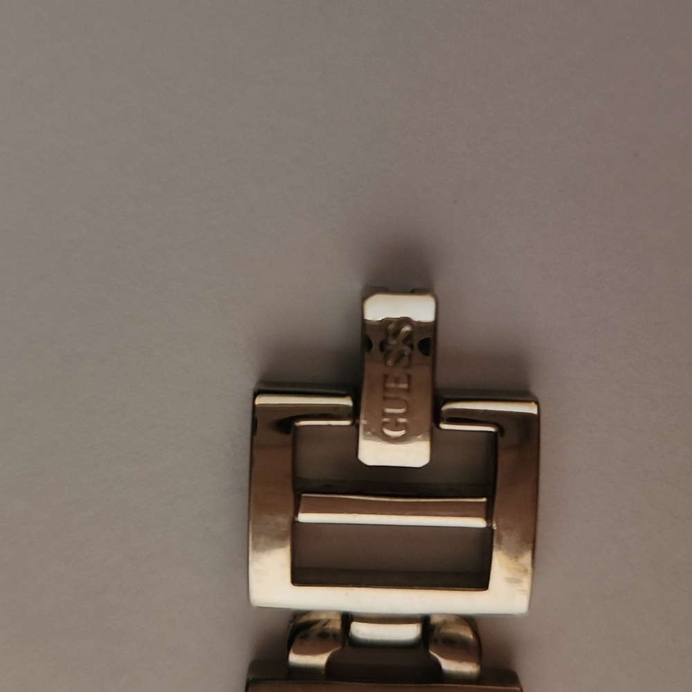 Vintage Guess Women's Silver & Pink Watch - Picture 4 of 6